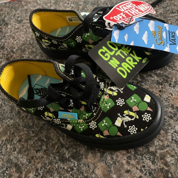 BNWOB - Limited Edition Simpsons Glow In The Dark VANS. Size 12 youth. - Picture 3 of 7
